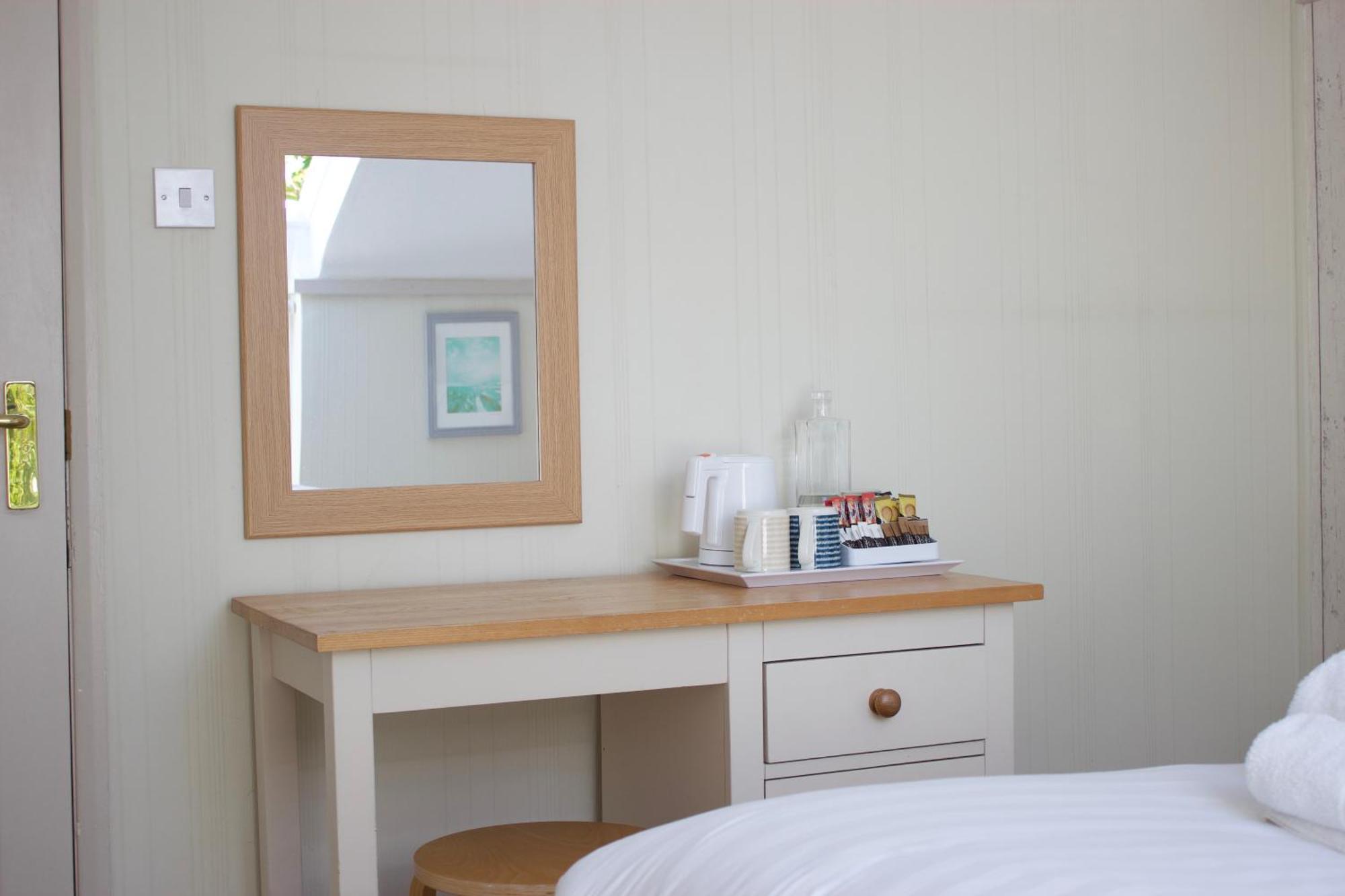 Durdle Door Hotel Lulworth Cove Bagian luar foto